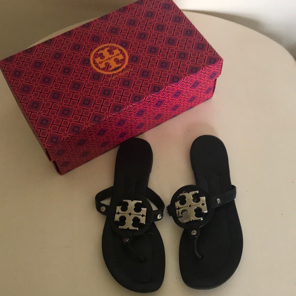 Tory Burch Reva Leather Flat Sandals in Black